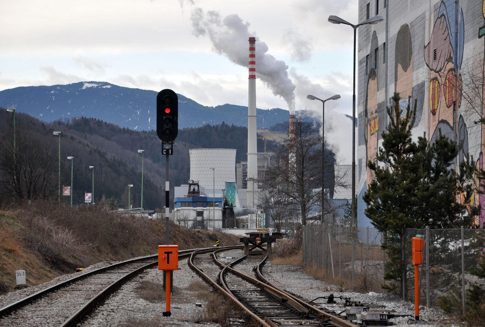 Prihodnost Ali Gro Nja Postavitev Plavajo E Son Ne Elektrarne Razdvaja