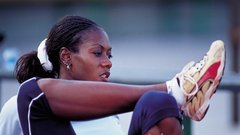 Marlene Ottey, obtožena uživanja nandrolona, kasneje oproščena.