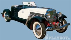 1931 - duesenberg - Od 30. let so zmagovite dirkalne avtomobile alfa romeo, maseratije in ferrarije prilagodili za vožnjo po cestah, na Otoku so izdelovali imenitne bentlyje, Hitlerjevim avtocestam je bil namenjen aerodinamični adler, med prestižnimi ameriškimi avtomobili pa so v tem času posebej sloveli cadillaci in duesenbergi.