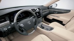 Lexus LS 600h L: Znotraj!