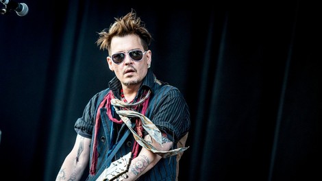 Johnny Depp na odru s slavnim rock kitaristom presenetil oboževalce