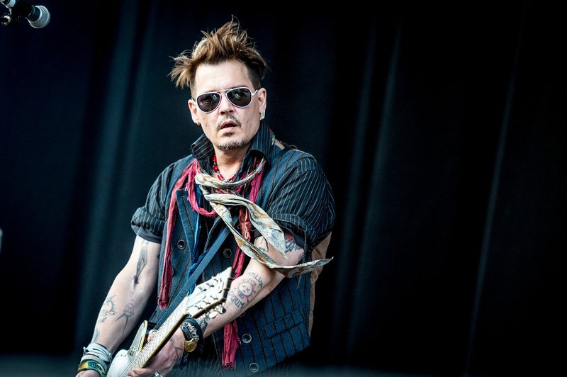 Johnny Depp na odru s slavnim rock kitaristom presenetil oboževalce (foto: profimedia)