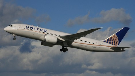 United Airlines močno zvišal denarna nadomestila za letalske potnike