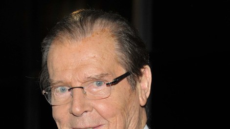 Umrl je britanski igralec Roger Moore!