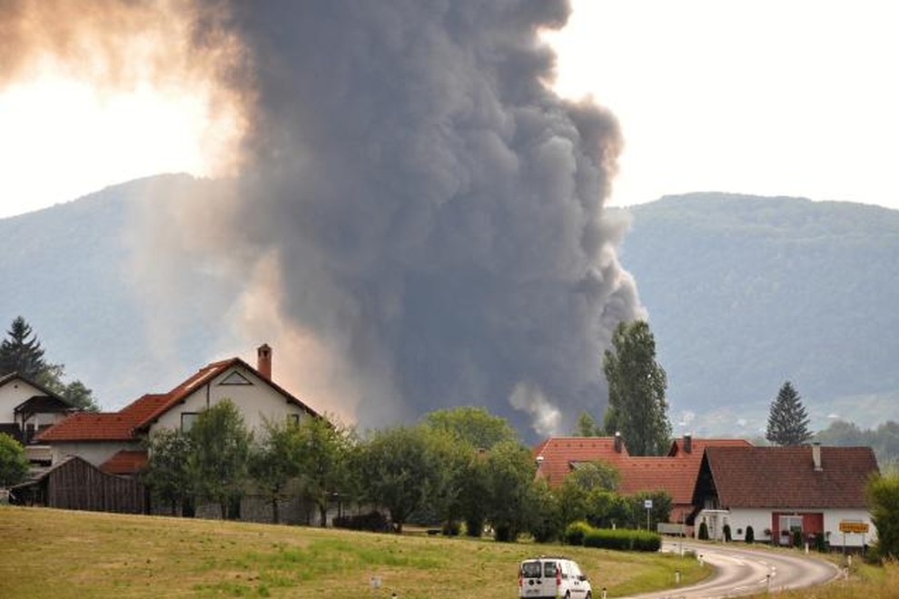 Požar v Zalogu pri Novem mestu so ukrotili, zdaj pa ugotavljajo, kako se je to lahko zgodilo!