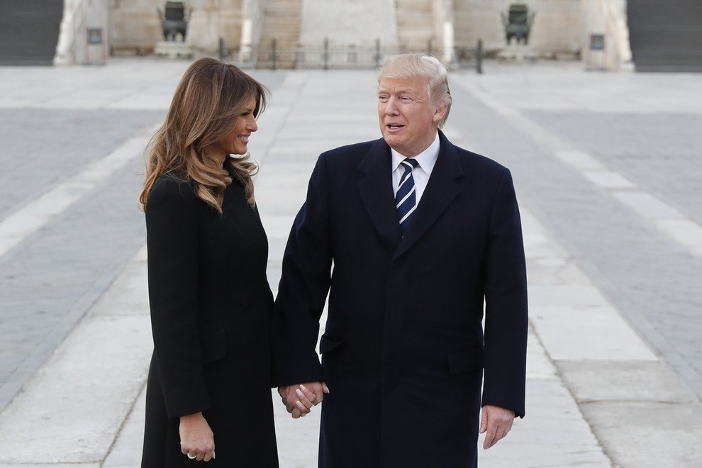 Trump poln hvale na račun kitajskega predsednika Xija, Melania pa je božala pande!