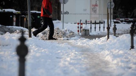 Sneženje po državi ponehalo, težave predvsem v prometu in pri oskrbi z elektriko