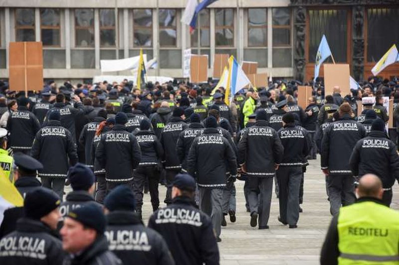 Policisti bodo stavkali 12. februarja! (foto: Nebojša Tejić/STA)