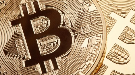 Bitcoin prvič v petih mesecih vreden manj kot 30.000 dolarjev