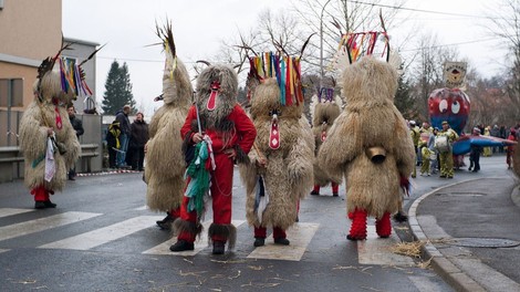 Tradicionalne pustne prireditve in povorke so že v teku!