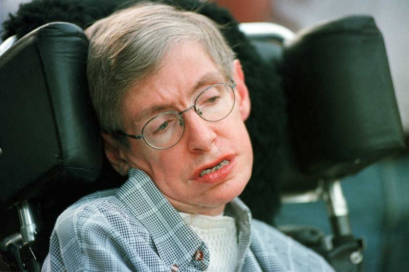 Na svojem domu je umrl sloviti britanski fizik Stephen Hawking (foto: Profimedia)