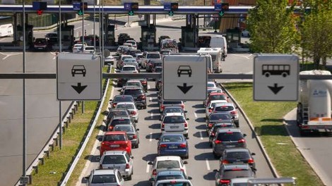 Velikonočni konec tedna bo v znamenju zastojev proti Hrvaški