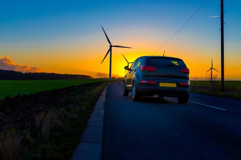 V EU dogovor o omejitvi avtomobilskih izpustov CO2 za 37,5 odstotka do leta 2030 (foto: profimedia)