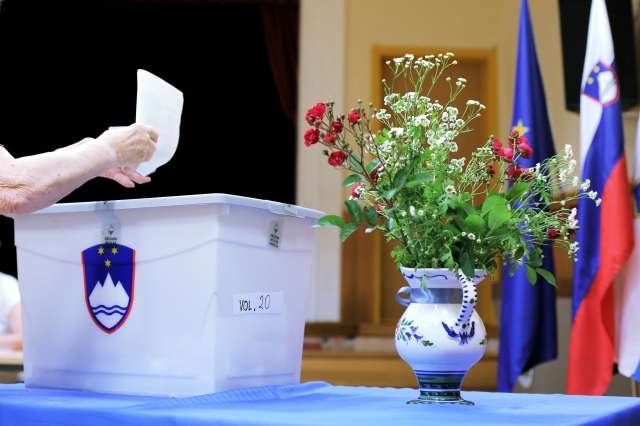 Izjave vidnejših prvakov strank tekom volilne nedelje! (foto: STA)