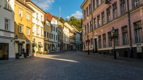 Furs poostril nadzor nad oddajanjem nepremičnin turistom na črno