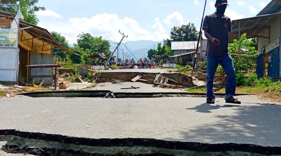 Močan potres stresel Indonezijo in Papuo Novo Gvinejo (foto: Profimedia)