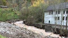 Ujma v Tržiču od sveta odrezala vas Jelendol!