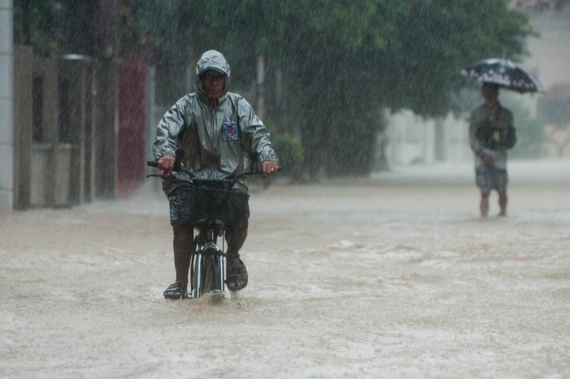 Na Filipinih so poplave in plazovi zahtevali več 10 smrtnih žrtev (foto: Profimedia)