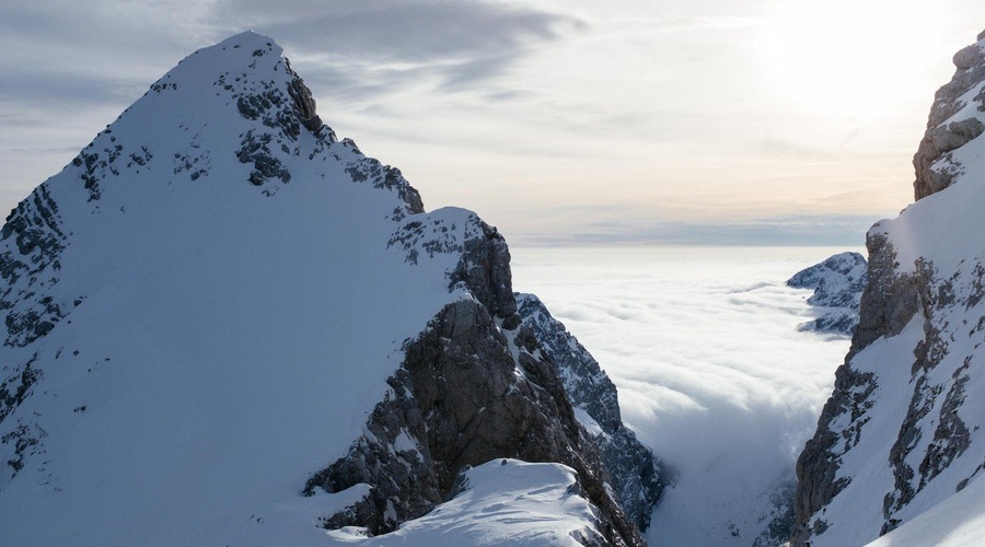 Na območju Triglava reševali hudo poškodovanega tujca, ki mu je zdrsnilo (foto: profimedia)