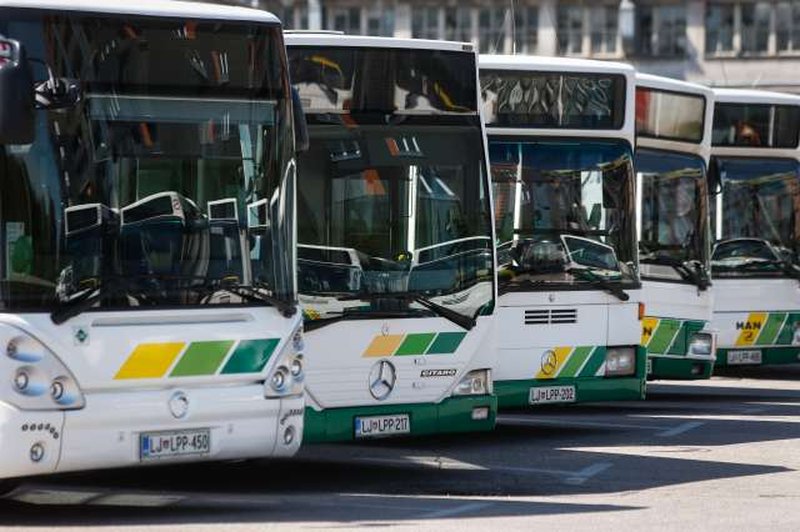 Ugrabitelj avtobusa v Ljubljani je bil stari znanec policije in nasilnež (foto: Anže Malovrh/STA)