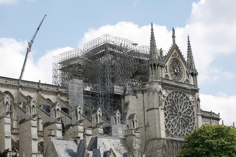 Po požaru v katedrali Notre-Dame zadoneli cerkveni zvonovi (foto: Profimedia)