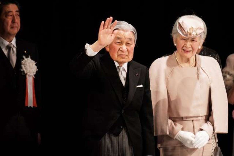 Po treh desetletjih se je japonski cesar Akihito poslovil od prestola (foto: STA/Xinhua)