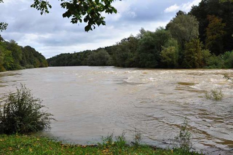 Deževje povzročalo težave, na Koroškem dva plazova (foto: STA)