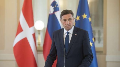 Pahor ocenjuje, da se vlada z epidemijo spopada dobro in napoveduje konec krize maja ali junija