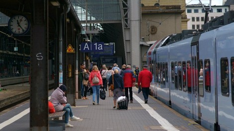 Zaradi ropa v bližnji banki nekaj časa zaprta frankfurtska železniška postaja