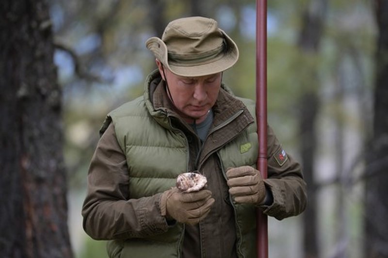 Vladimir Putin je 67. rojstni dan preživel v družbi prijateljev in sorodnikov (foto: Profimedia)