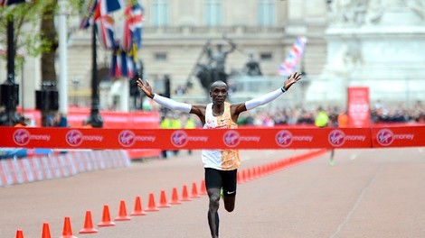 Eliud Kipchoge - prvi Zemljan, ki je pretekel maraton v manj kot dveh urah!