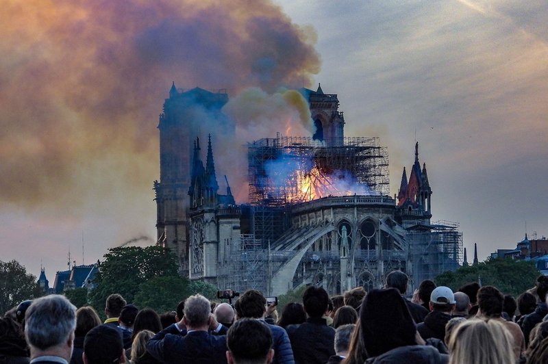 Po požaru v katedrali Notre-Dame tudi mini televizijska serija (foto: profimedia)