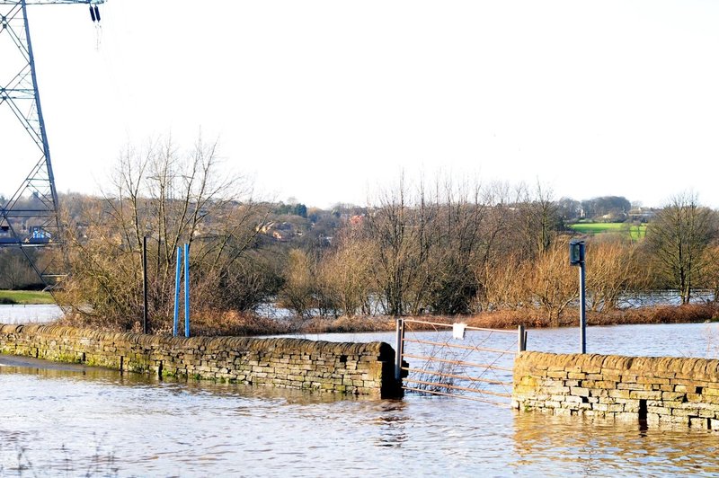 Ciara razmočila tla in napolnila struge, Dennis obeta rušilne poplave (foto: profimedia)