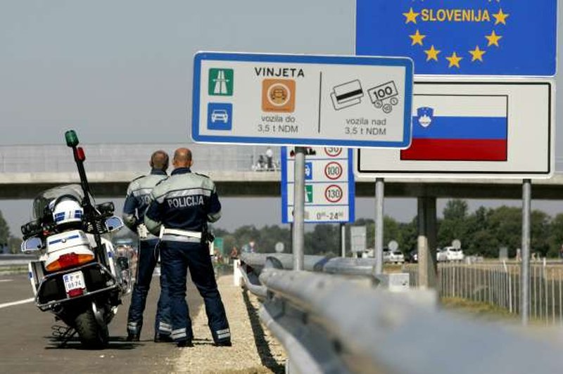 Madžarska uvaja nadzor na mejah z Avstrijo in s Slovenijo (foto: STA/Daniel Novakovič)