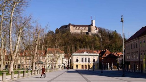 Od polnoči prepoved gibanja izven občine stalnega ali začasnega bivanja