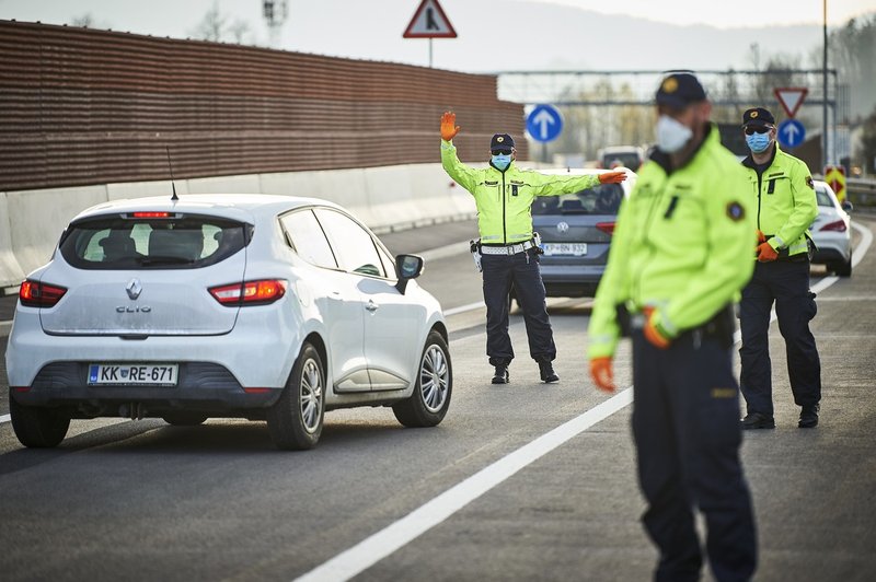 Število smrtnih žrtev covida-19 v Sloveniji naraslo na 30 (foto: profimedia)