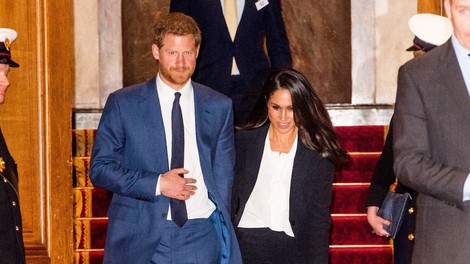 Meghan in Harry prekinila sodelovanje s štirimi britanskimi tabloidi