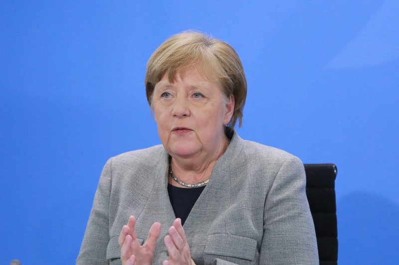 Angela Merkel ob rahljanju ukrepov izrazila zaskrbljenost (foto: Profimedia)