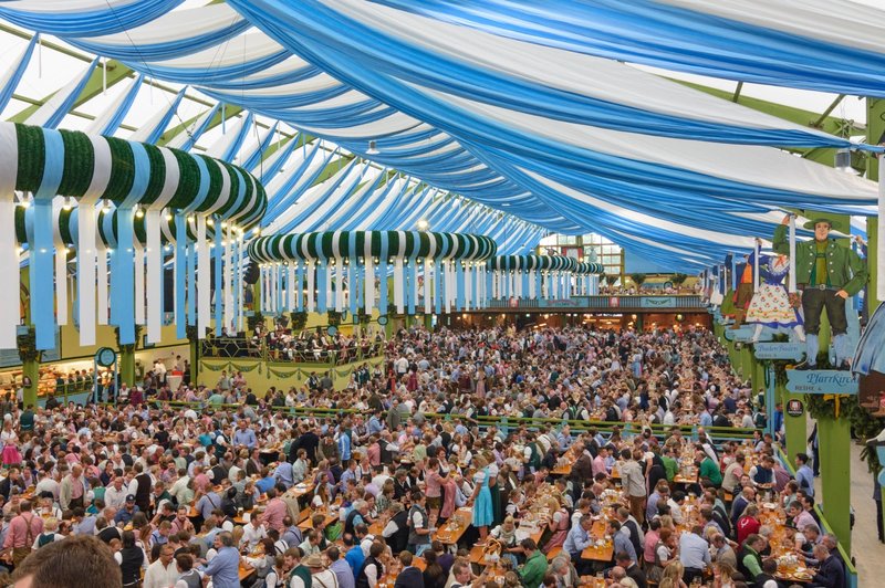 Letošnji Oktoberfest je že zagotovo odnesel koronavirus (foto: Profimedia)