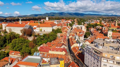 V Zagrebu moški skozi strop padel v stanovanje