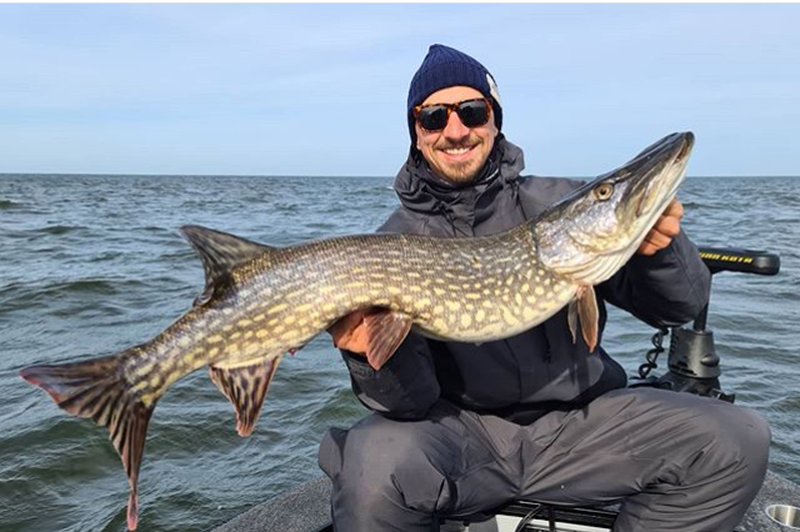 Nekateri sedijo doma, Zlatan Ibrahimovič lovi ribe (foto: Instagram Zlatan Ibrahimović)