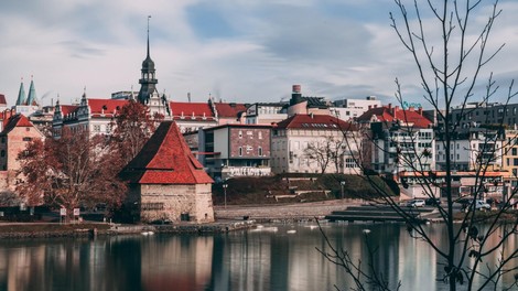 Ob sredah koncerti v živo s stolpa mariborskega Narodnega doma