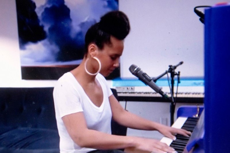 Alicia Keys posvetila pesem vsem nevidnim junakom, ki se borijo proti koronavirusu (foto: profimedia)