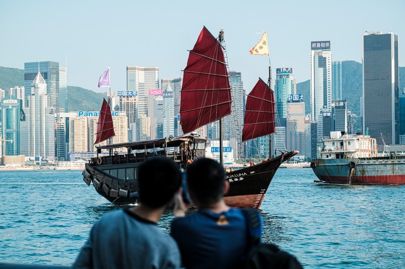 Hongkong uspešno ustavil drugi val epidemije – kaj se lahko naučimo iz njihove izkušnje (foto: Profimedia)