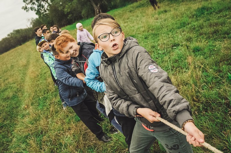 Izgubljeni meseci socializacije (piše: Petra Windschnurer) (foto: unsplash.com)