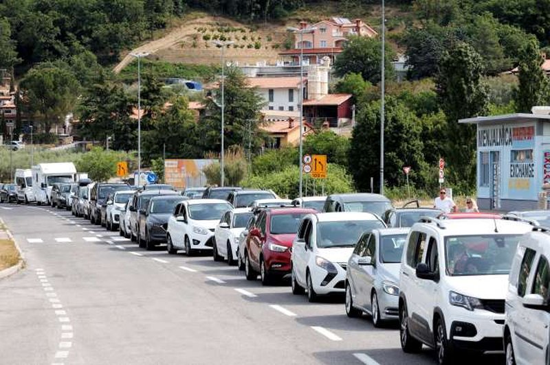 Hrvatom se mudi z odpiranjem mej za turiste (foto: Daniel Novakovič/STA)