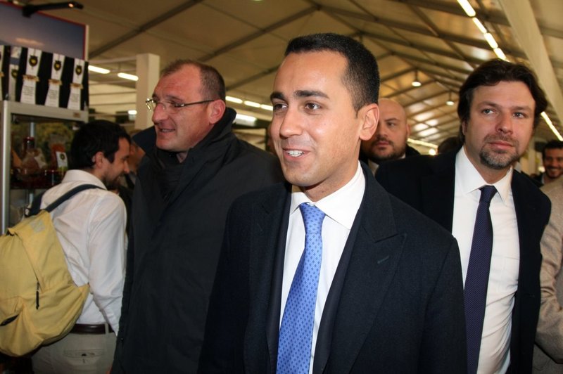 Luigi Di Maio: Ne bomo mirno gledali, če nas boste obravnavali kot kolonijo gobavcev (foto: profimedia)