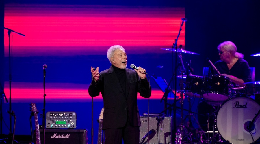 Sir Tom Jones praznuje 80. rojstni dan, za njim je več kot pol stoletja uspešne kariere (foto: profimedia)