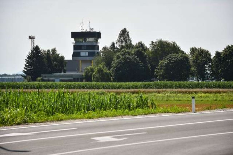 Mariborsko letališče bo morda postalo parkirišče za odvečna letala (foto: Nebojša Tejić/STA)