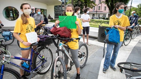 Greta Thunberg pravi, da je pandemija pokazala, kako se je treba soočiti s podnebnimi spremembami